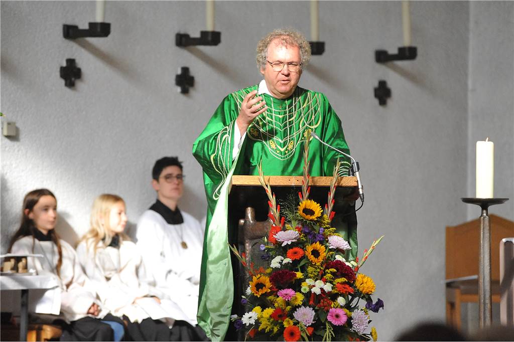 Castrop-Rauxels Pfarrer akzeptieren Nein zu öffentlichen Gottesdiensten Winfried Grohsmann, Leiter des katholischen Pastoralverbundes Castrop-Rauxel-Süd (Archivfoto)