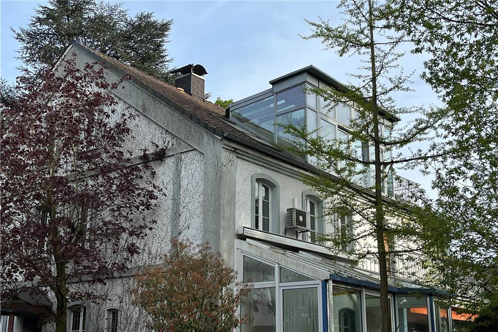 Millionen-Objekt auf dem Immobilienmarkt: Exklusive Villa wird verkauft Das Haus Bahnhofstraße Nr. 12 von der Rückseite