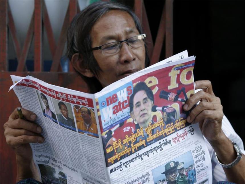 Suu Kyis Oppositionspartei in Myanmar vor großem Wahlsieg «Wir bringen echten Wandel!», versprach Suu Kyi im Wahlkampf. Foto: Rungroj Yongrit