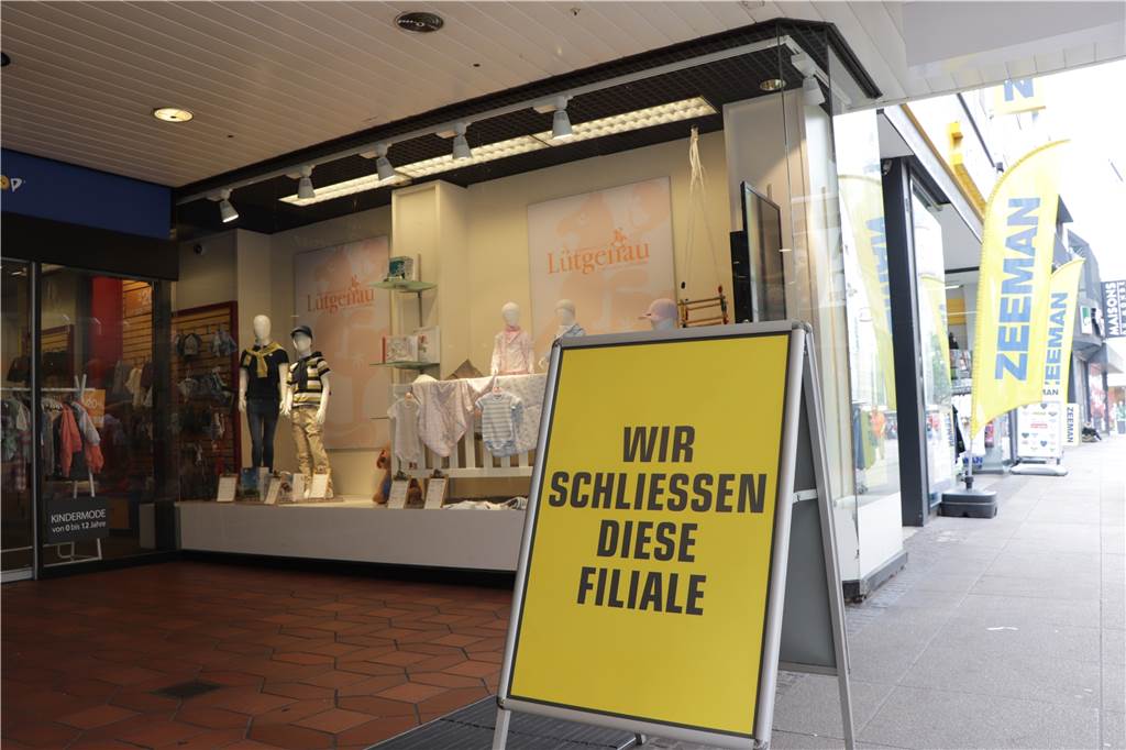Spielwaren Lütgenau schließt doch nicht - eine Lösung ist gefunden "Wir schließen diese Filiale", stand in dieser Woche auf einem Schild im Eingangsbereich. Dieser Schreck war nur von kurzer Dauer.