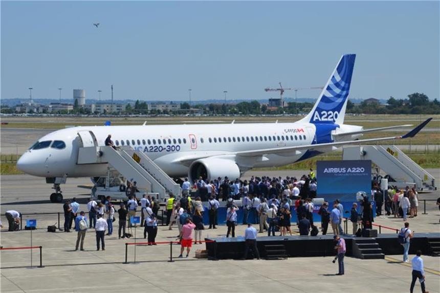 Airbus macht Bombardiers C-Serie zur A220 „Wir sind begeistert, heute die A220 in der Airbus-Familie zu begrüßen“, sagte Verkehrsflugzeugchef Guillaume Faury in Tolouse. Foto: Sebastian Kunigkeit