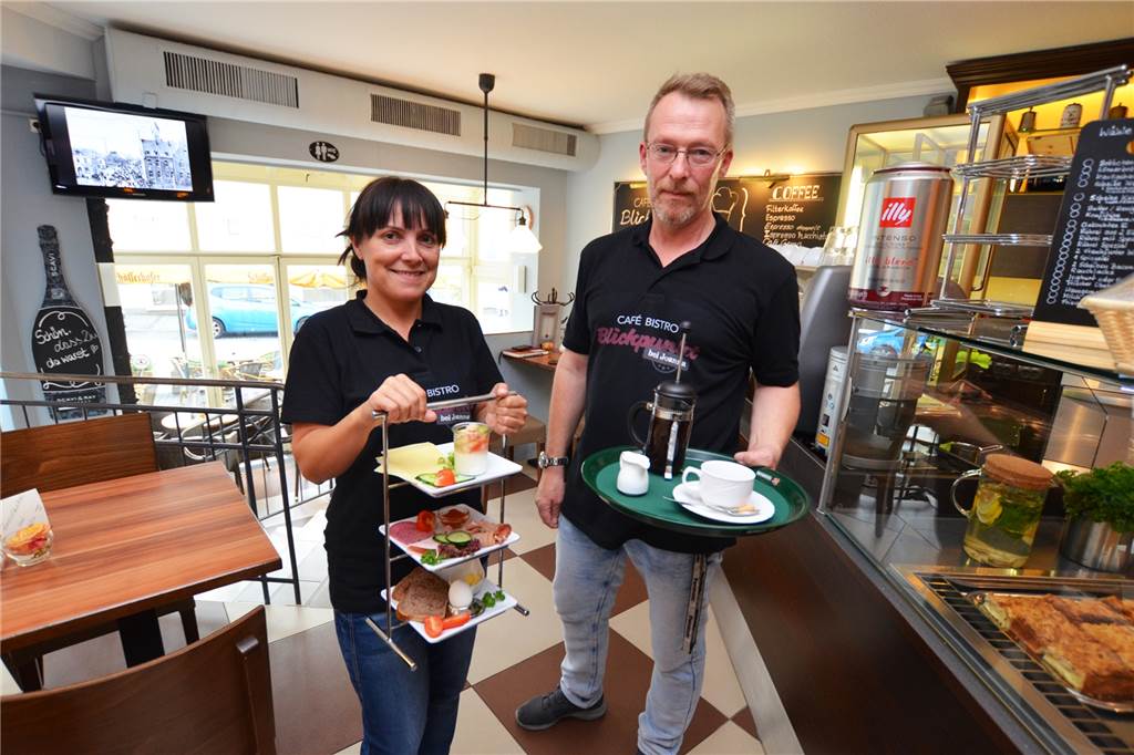 Kult-Café ohne Pächter: „Wir sind immer noch in einer Schockstarre“ „Wir sind immer noch in einer Schockstarre“, sagen Joanna Smolka und Kai Schmitt, die ihr Café wegen der Corona-Krise dauerhaft schließen mussten.