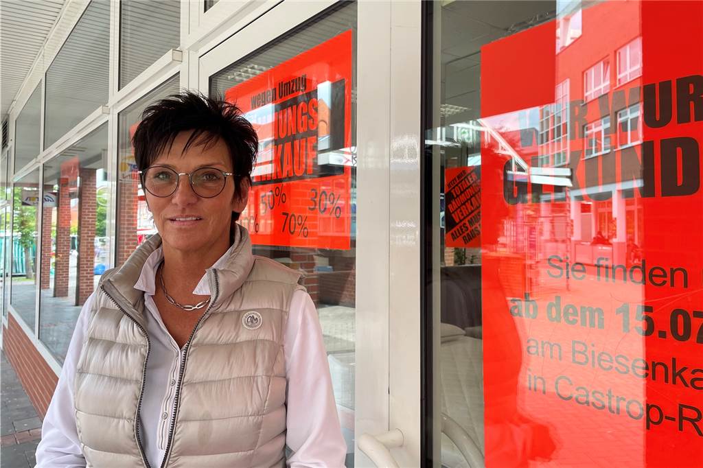 Kündigung erhalten: Bettenstudio verlässt überraschend Dortmunder Westen „Wir wurden gekündigt“ – Gabriela Reffelmanns Plakate sorgen für Aufsehen.