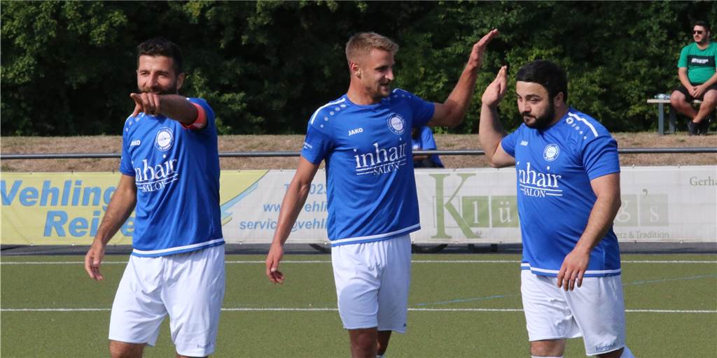 Nach Torspektakel des VfL Kamen: „Jetzt wird sich jeder auf uns einstellen“ Wirbelten am Sonntag kräftig den SV Hilbeck durcheinander: (v.l.) Mehmet Kara, Mirco Gohr und Engin Duman vom VfL Kamen.