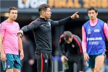 Wird das Finale gegen Marseille nur von der Tribüne verfolgen: Atlético-Coach Diego Simeone (M). Foto: Jan Woitas