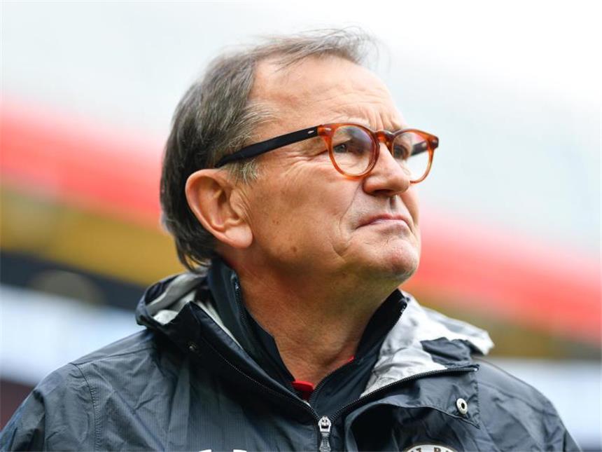 Spekulationen über Lienen als Sportchef bei St. Pauli Wird Ewald Lienen neuer Sportdirektor beim FC St. Pauli. Foto: Uwe Anspach
