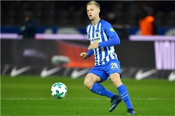Wird Hertha BSC auf unbestimmte Zeit fehlen: Mittelfeldspieler Arne Maier. Foto: Soeren Stache/dpa