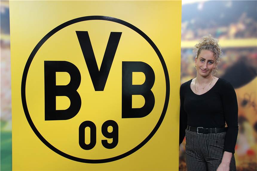 „Miststück“ - BVB-Neuzugang erhält nach Wechsel mehr als 200 Nachrichten und wird beleidigt Wird kommende Spielzeit für Borussia Dortmund spielen: Mia Zschocke.