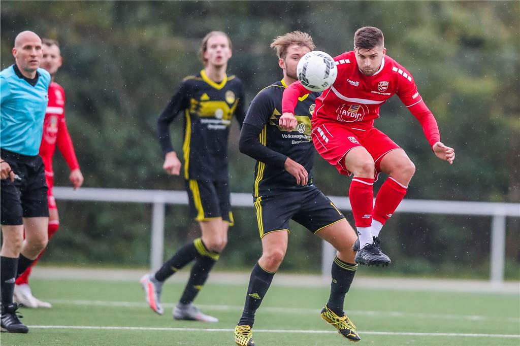Einer der talentiertesten Spieler Dortmunds verlässt die Stadt und geht in die Oberliga Wird nach der Saison nicht mehr für Türkspor Dortmund auflaufen: Maurice Temme (r.).