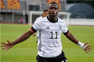 Wird nicht im DFB-Trikot jubeln: BVB-Talent Youssoufa Moukoko ist von der deutschen U21 abgereist.