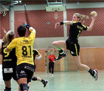 Wird Sally Potocki (r.) neue Kapitänin der BVB-Frauen?
