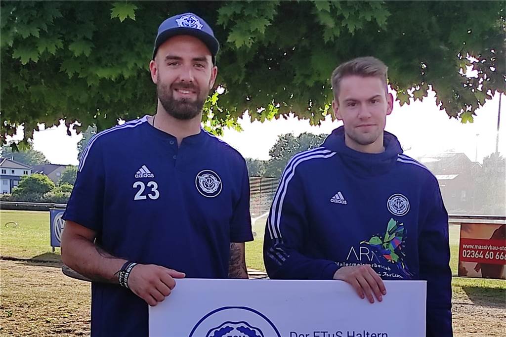 Neuzugang Nummer sechs des ETuS Haltern kommt von einem Marler B-Ligisten Wird zukünftig beim ETuS Haltern unter Trainer Phillip Oligmüller (l.) spielen: Robert Danko, der vom Sickingmühler SV kommt.