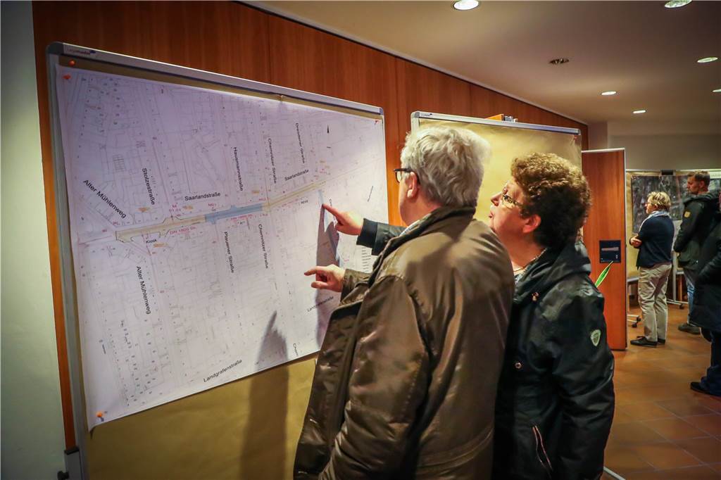 Streit um Saarlandstraße: Dortmunder schmettern Pläne der Stadt ab Wirklich überzeugen konnte die Anwohner keines der vorgeschlagenen Modelle zum künftigen Erscheinungsbild der Saarlandstraße.