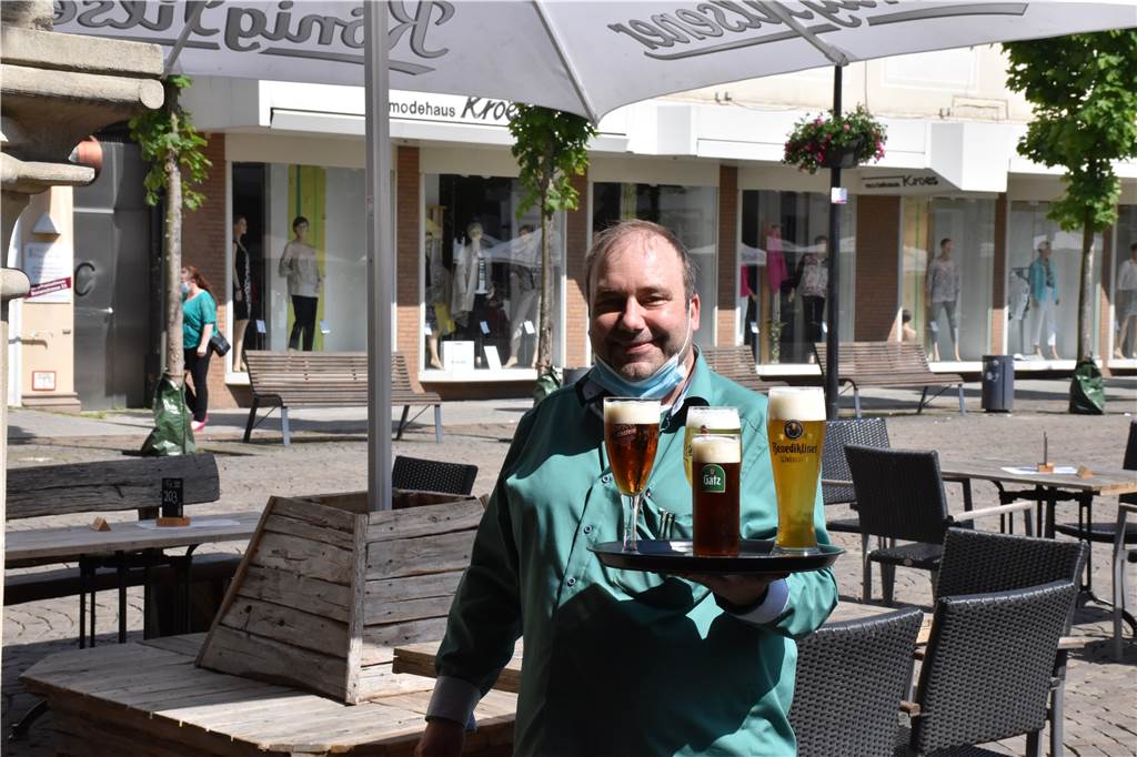 Werner Gastronom sauer: Politik blockt neuen Schriftzug am Alten Rathaus ab Wirt Andreas Nozar vom Stilvoll im Rathaus ist das Lachen vergangen, wenn er an die unendliche Geschichte seiner Außenwerbung denkt.