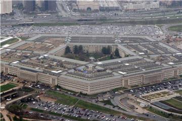 Wissen die etwas, was wir nicht wissen? Das US-Verteidigungsministerium Pentagon hat jahrelang heimlich nach UFOs geforscht. Foto: Charles Dharapak