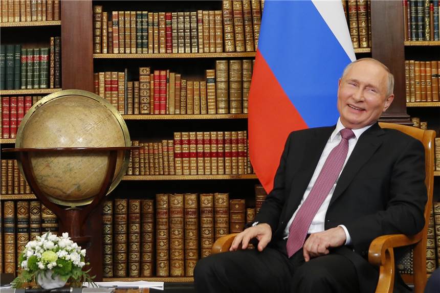 Strafkatalog gegen Putin im Check: Lacht der Kremlchef über die Sanktionen? Wladimir Putin, Präsident von Russland, hat eine harte Antwort gegen Sanktionen angekündigt.