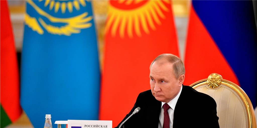 Putins Drehbuch: Weizenkrise, Hungerkrise, Flüchtlingskrise Wladimir Putin, Präsident von Russland, plane einen Kornkrieg, sagt Außenministerin Annalena Baerbock.
