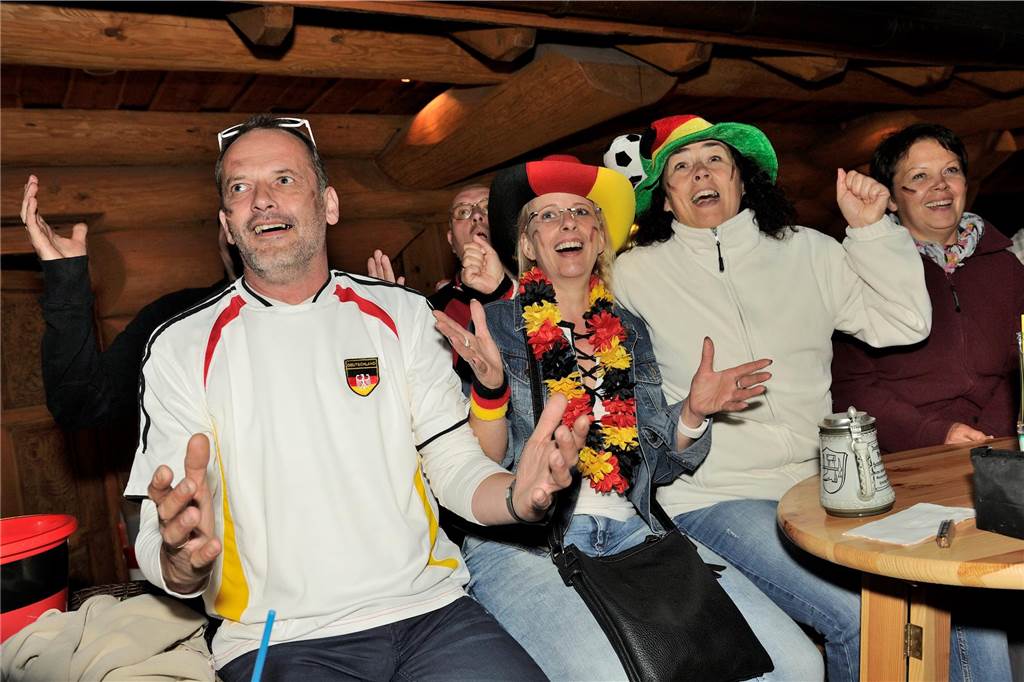 WM 2014: Public Viewing bei Jupp zum Spiel Deutschland gegen Algerien