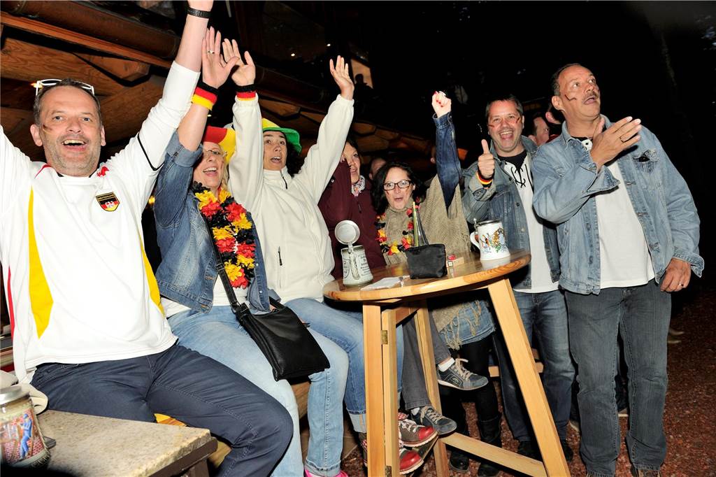 WM 2014: Public Viewing bei Jupp zum Spiel Deutschland gegen Algerien