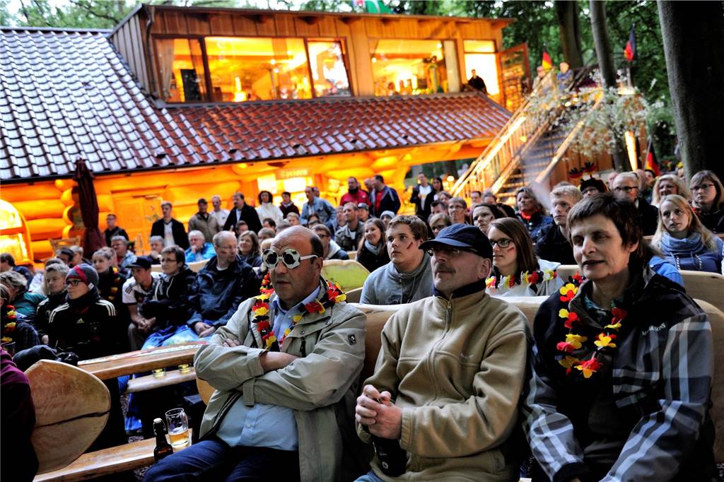 WM 2014: Public Viewing bei Jupp zum Spiel Deutschland gegen Algerien