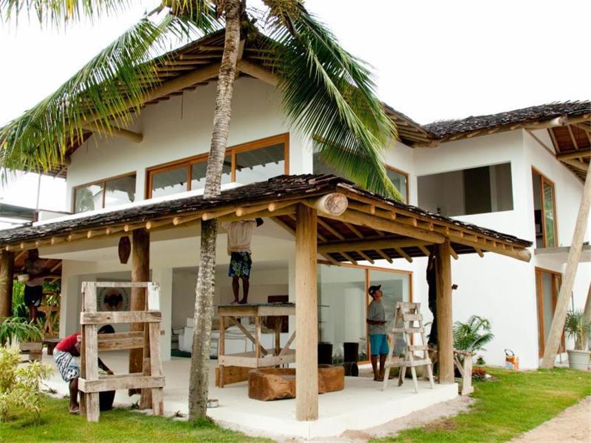 Sportschule bis Luxushotel: Turnier-Quartiere des DFB WM-Quartier 2014: Im Jahr davor noch eine Baustelle - das Resort «Campo Bahia» in Santo Andre. Foto: Vera Gomes