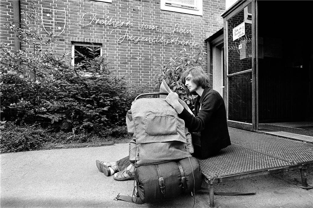 Wo es wohl als nächstes hinging für diesen Mann und seinen riesengroßen Rucksack?