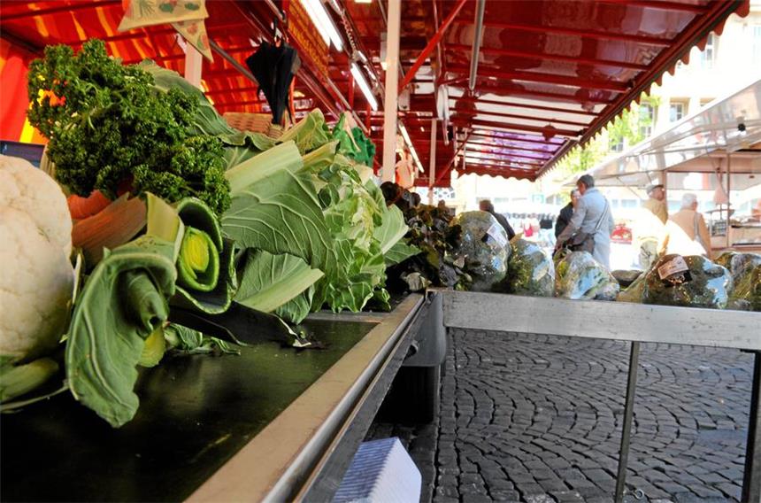 Stadt muss über Ort für Wochenmarkt entscheiden Wohin mit dem Wochenmarkt? Diese Frage bleibt weiter umstritten. Casconcept sprach sich am Mittwoch gegen den Markt in der Fußgängerzone aus.