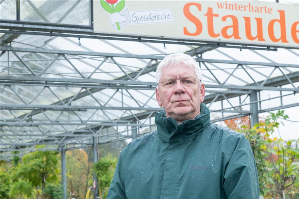 „Entspannter“ Herbstmarkt auf Hof Giesebrecht: Kaum Verkehrsprobleme, etwas weniger Besucher Wolf-Dieter Giesebrecht ist zufrieden mit dem Herbstmarkt, selbst wenn die Besucherzahlen früherer Jahre nicht erreicht wurden.