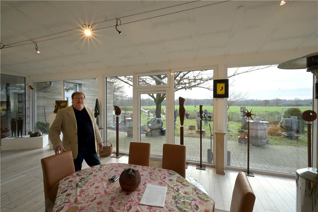 Wolfgang Anders leitet zusammen mit seiner Frau Lisa die Galerie Anders.