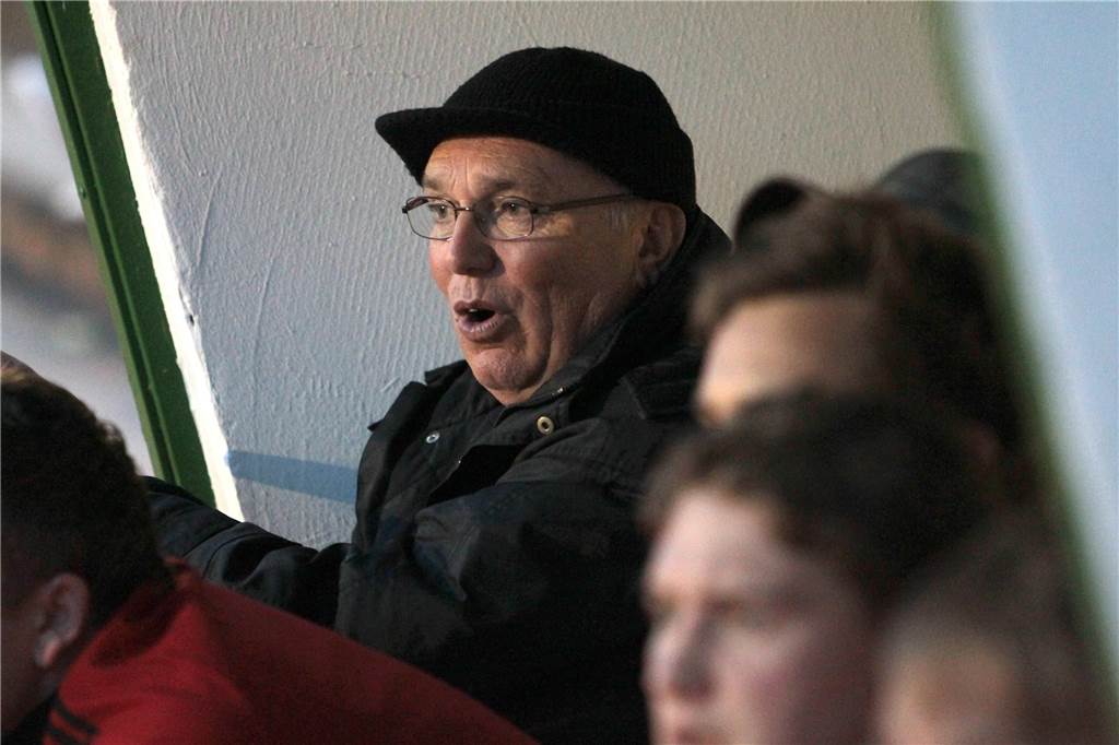 Vor 30 Jahren: Rauxeler Aufstiegs-Trainer fehlte fast bei der großen Feier Wolfgang Peters war 2011 Trainer des VfB Börnig. Davor war er Aufstiegs-Coach des VfR Rauxel sowie Übungsleiter bei Arminia Ickern.