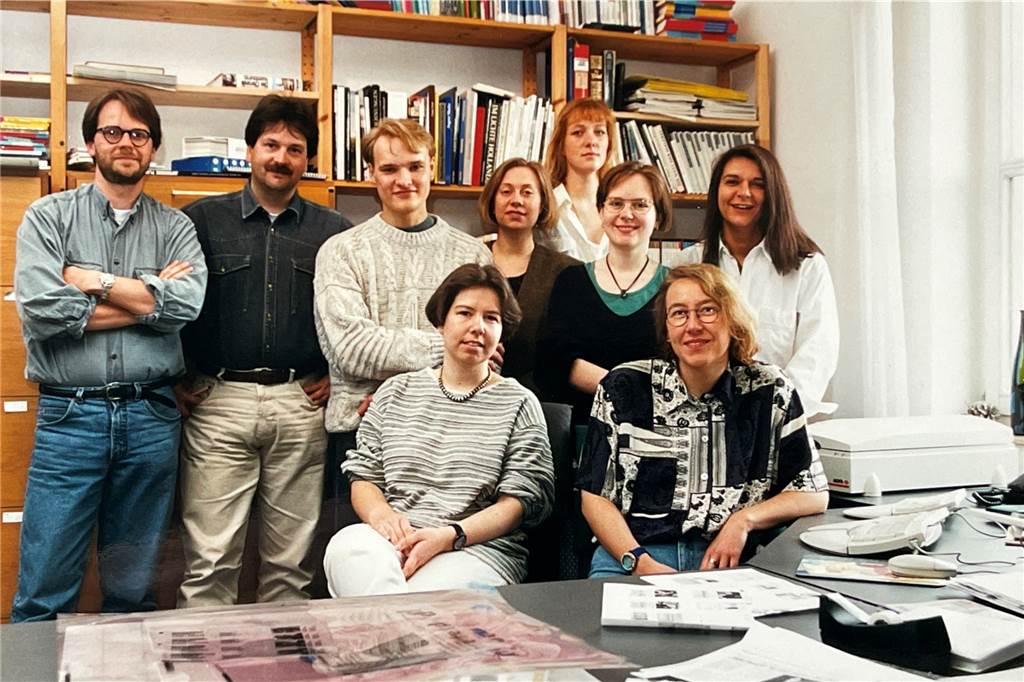 Die ersten Unternehmer des Jahres - Preis für eine Denkfabrik Wolfram Heidenreich und Michael Buttgereit (l.) mit ihrem damaligen Team.