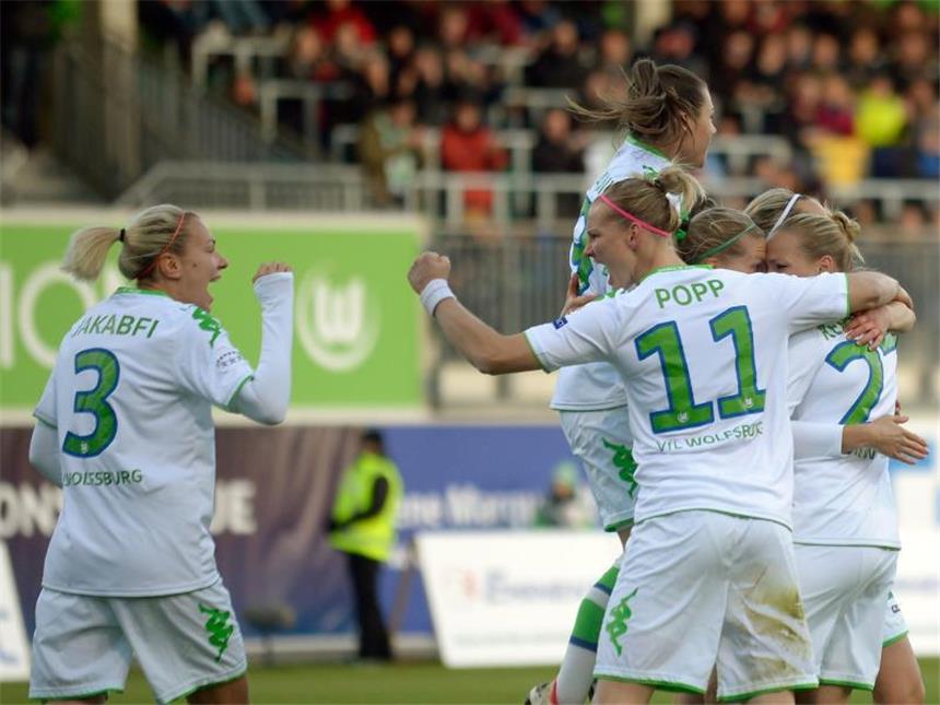 Champions League: Wolfsburg und Lyon feiern Kantersiege Wolfsburg gewann das Halbfinal-Hinspiel gegen Frankfurt mit 4:0. Foto: Dominique Leppin