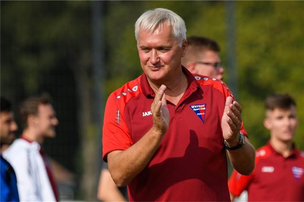 Zur Abwechslung mal was zum Schmunzeln - die kuriosesten Anekdoten aus dem Werner Stadtmuseum WSC-Fußballboss Thomas Overmann unternahm im Museum Bekehrungsversuche.