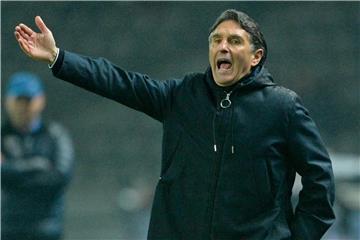 Wurde die Osterstimmung vermiest: Wolfsburg noch immer siegloser Coach Bruno Labbadia. Foto: Jan Kuppert