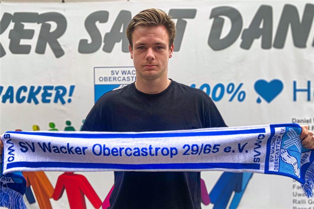 Kreuzbandriss ausgerechnet bei Ex-Klub Wacker Obercastrop Niclas Grzelka hält Schal