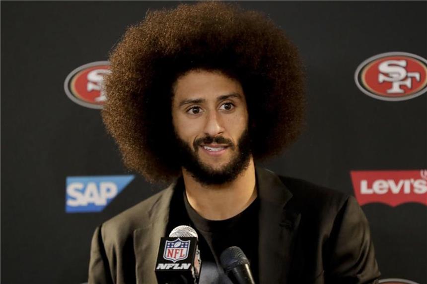 NFL-Boss lädt Kaepernick zum persönlichen Gespräch ein Wurde vom NFL-Boss zum Gespräch eingeladen: Ex-49ers-Quarterback Colin Kaepernick. Foto: Rick Scuteri
