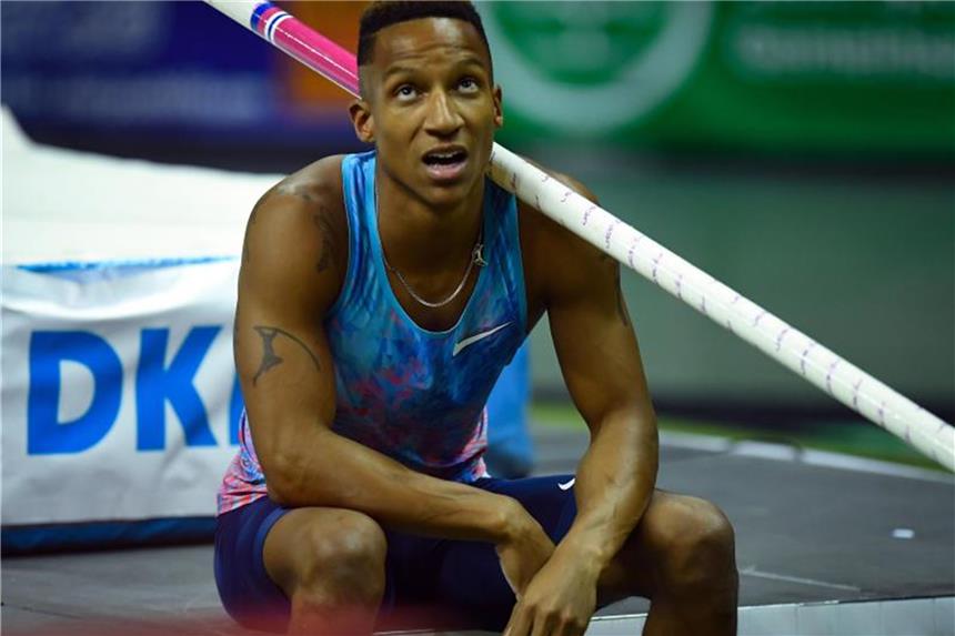Holzdeppe schlägt Stabhochsprung-Überflieger Lavillenie Wusste beim Leichtathletik-Meeting in Karlsruhe zu überzeugen: Stabhochspringer Raphael Holzdeppe. Foto: Soeren Stache