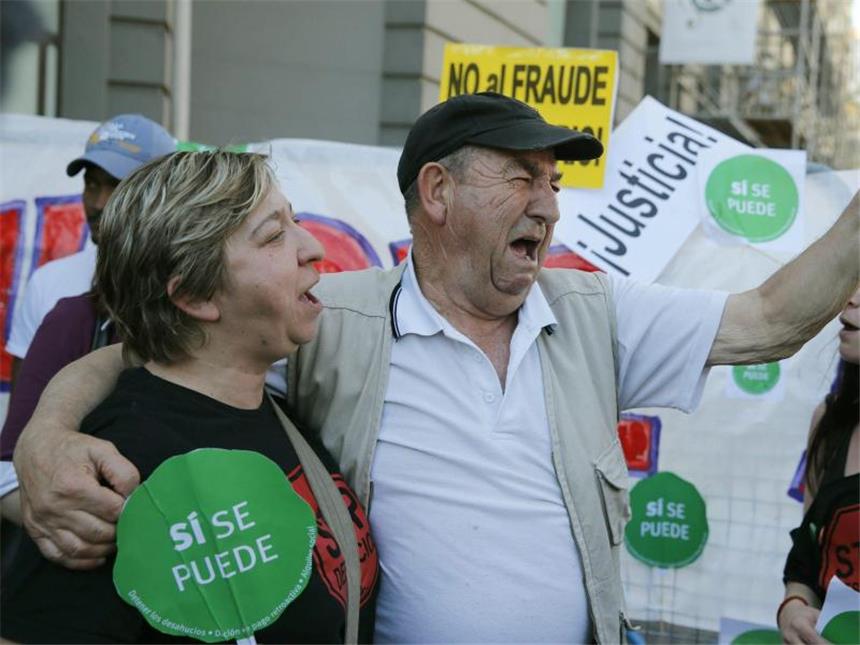 Eurozone bleibt Sorgenkind der Weltwirtschaft Wut in Spanien. Betroffene der Immobilienkrise protestieren in MKadrid. Foto: Juan Carlos Hidalgo