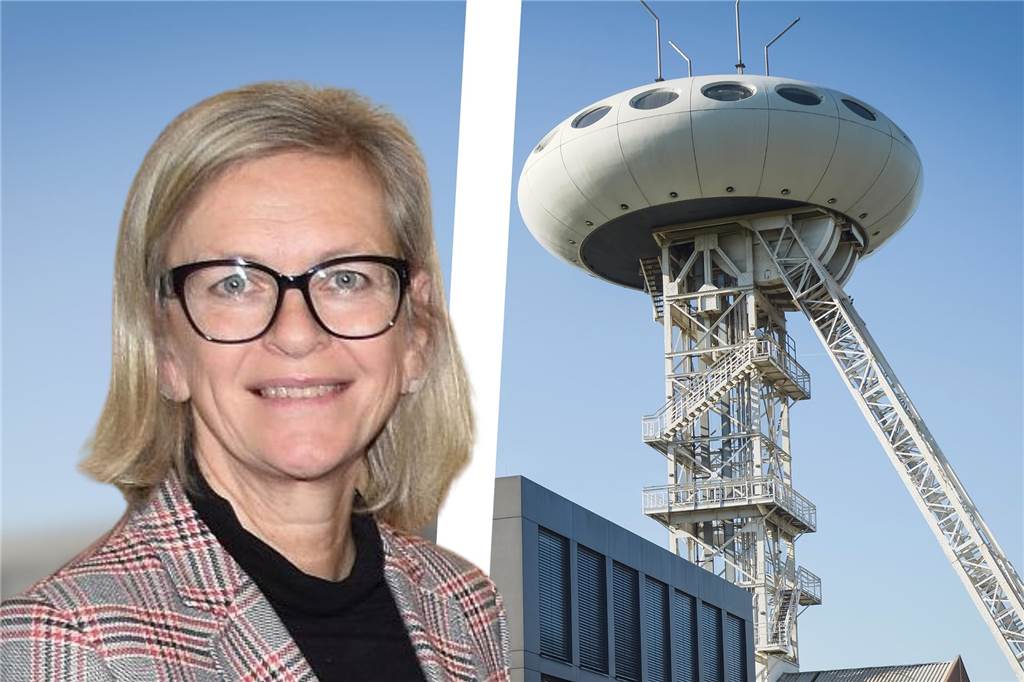 Eine Frau und ein Ufo.