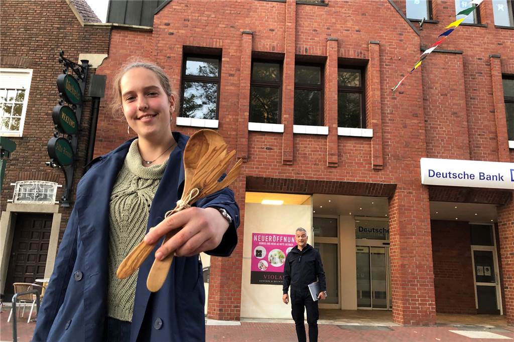 Xenia Dischinger hat 2021 am Markt den Gewürzladen Violas' eröffnet.
