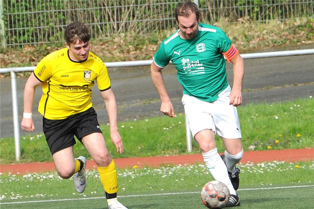 Yannick Actun läuft mit dem Ball.