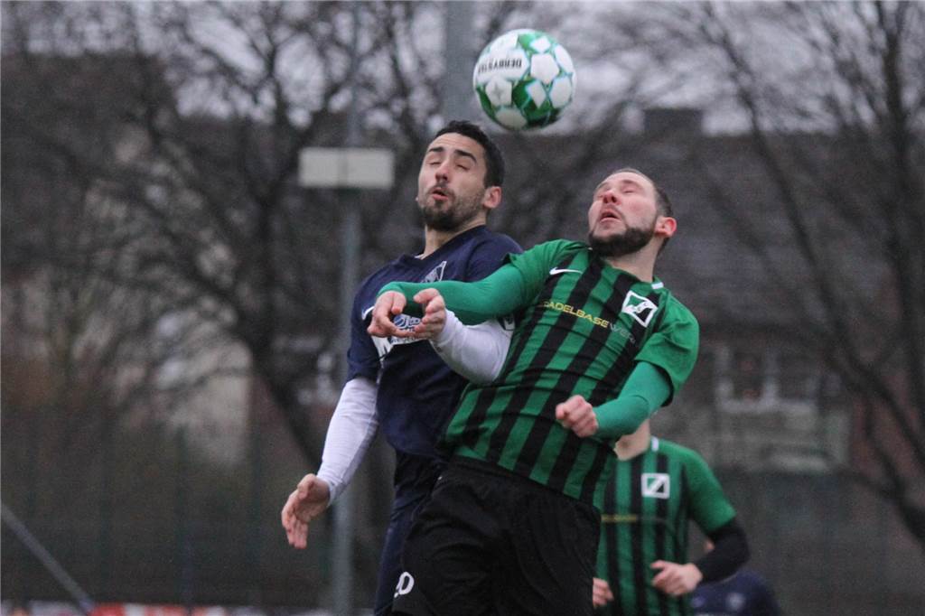 Spieler von GS Cappenberg erleidet Mittelfußbruch – und erfährt erst nach einer Woche davon Yannick Harhoff (r.) brach sich im Spiel gegen BR Billmerich den Mittelfuß.