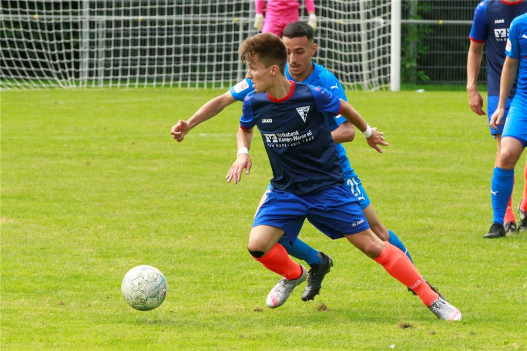 Verletzungsschock: WSC-Stammspieler muss ein Stück des Beckenknochens in der Hand eingesetzt werden Yannick Lachowicz laboriert an einer Handverletzung.