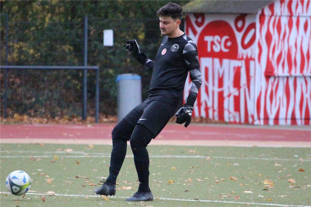 Torwart-Flucht: Drei Kamener Vereine vor Aus ihrer Stammkeeper – wie reagieren die Vereine? Yasin Aydeniz sollte eigentlich bleiben, doch nun verlässt er den TSC Kamen in Richtung Kemminghausen.