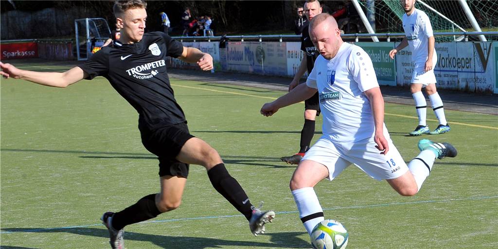 Trio kommt zur Spvg Schwerin - Neuzugänge aus Dortmund, Lünen, und Bottrop Youngster Fabian Manns (l.), hier im Spiel beim VfL Schwerte, kommt vom Bezirksligisten BV Brambauer aus der Staffel 8 zur Spvg Schwerin in die Staffel 9.