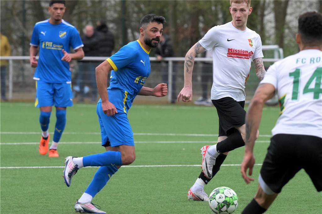 Youssef Yesilmen war sich schon mit dem TuS Bövinghausen einig Youssef Yesilmen dribbelt.