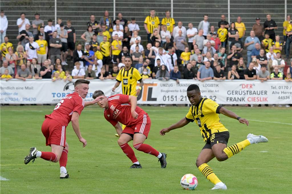 Aufstieg, Meistertitel und Spiele gegen den großen BVB Youssoufa Moukoko in der Kampfbahn Schwansbell. Ob es das noch einmal geben wird?