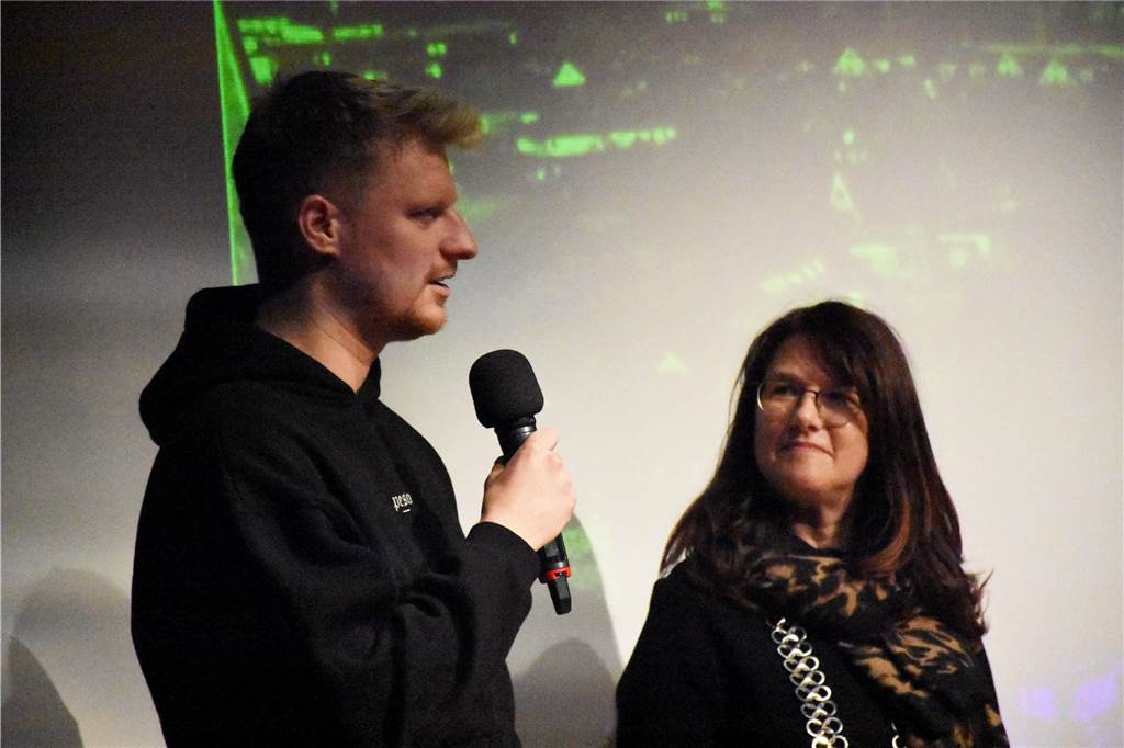 Viele Fotos: Ahauser Neujahrsempfang mit Sekt, neuem Image-Video und Spahn-Komplimenten Youtube-Star Stephan Gerick präsentierte das neue Image-Video der Stadt Ahaus.