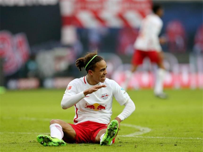 RB Leipzig voraussichtlich sechs Wochen ohne Stürmer Poulsen Yussuf Poulsen zog sich im Spiel gegen den HSV einen Muskelbündelriss im Oberschenkel zu. Foto: Jan Woitas