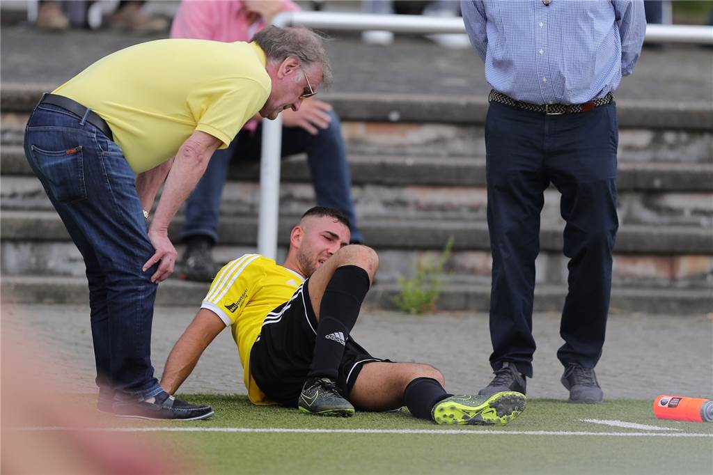 Bitter: Stammspieler von Westfalia Vinnum fehlt zum Pflichtspiel-Auftakt Yusuf Demir ist der Schmerz ins Gesicht geschrieben.